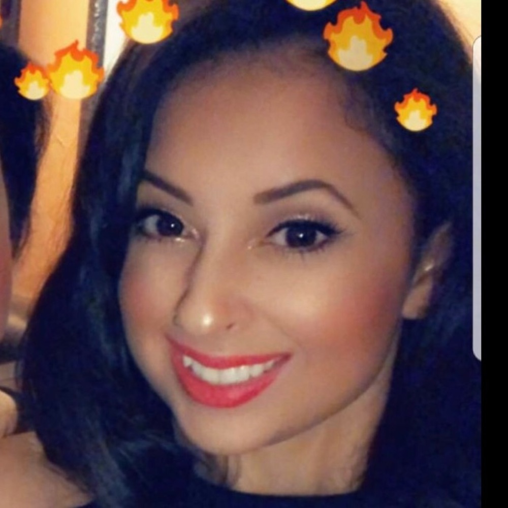 Meet your Posher, Raquel